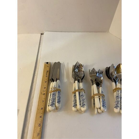 Pfaultzgraff?Corning Corelle? stainless steel silverware white blue flowers - Picture 3 of 3